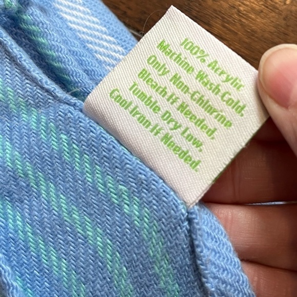 NWOT Vera Bradley Soft Woven Throw Blanket Blue Tonal Stripe 65” X 56” - Picture 7 of 9